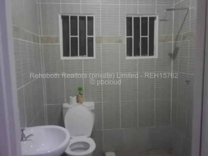 5 Bedroom House to Rent in Budiriro, Harare