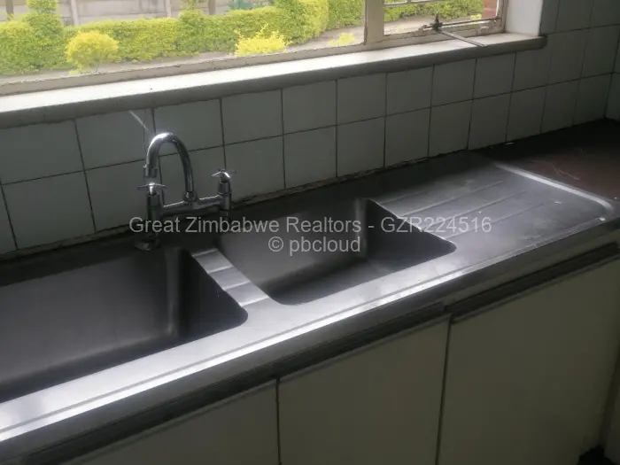 Flat/Apartment to Rent in Avondale