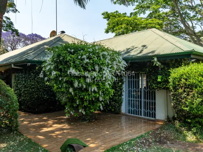6 Bedroom House for Sale in Chisipite, Harare