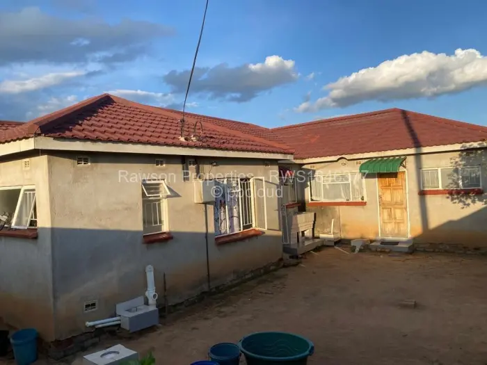 4 Bedroom House for Sale in Ushewokunze, Harare