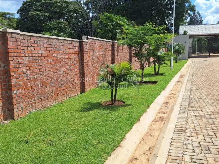 Townhouse/Cluster to Rent in Meyrick Park, Harare