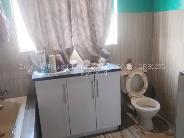 4 Bedroom House for Sale in Chipinge, Chipinge