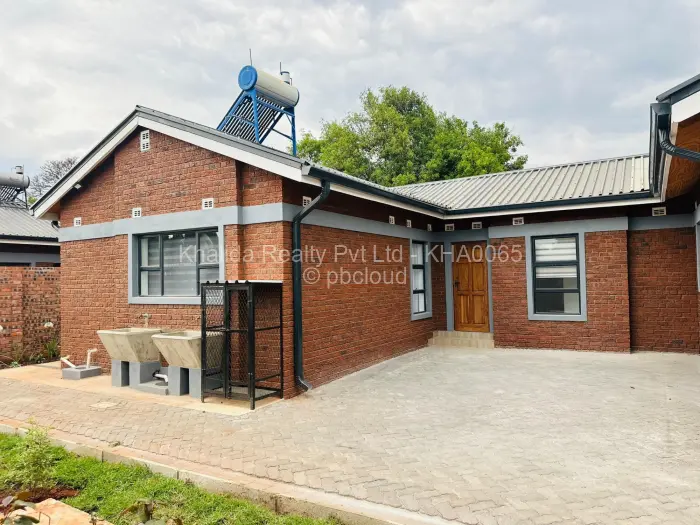 Townhouse/Cluster to Rent in Greendale North, Harare