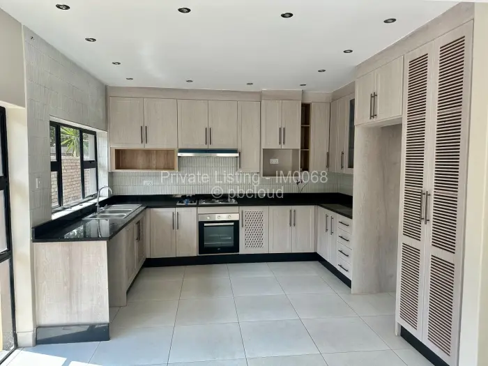 Townhouse/Cluster to Rent in Marlborough, Harare