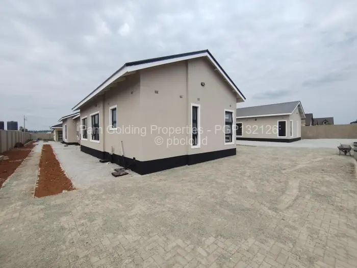 Townhouse/Cluster to Rent in Marlborough, Harare