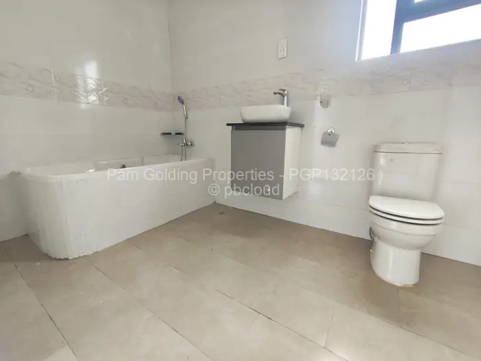 Townhouse/Cluster to Rent in Marlborough, Harare