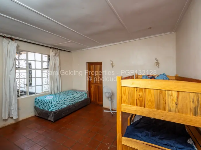 6 Bedroom House for Sale in Emerald Hill, Harare