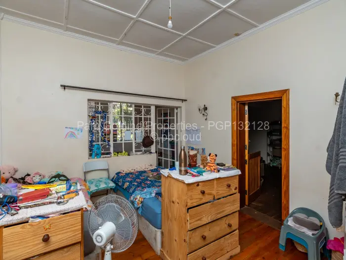 6 Bedroom House for Sale in Emerald Hill, Harare