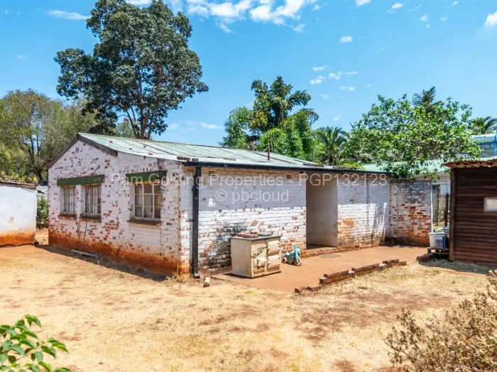 6 Bedroom House for Sale in Emerald Hill, Harare