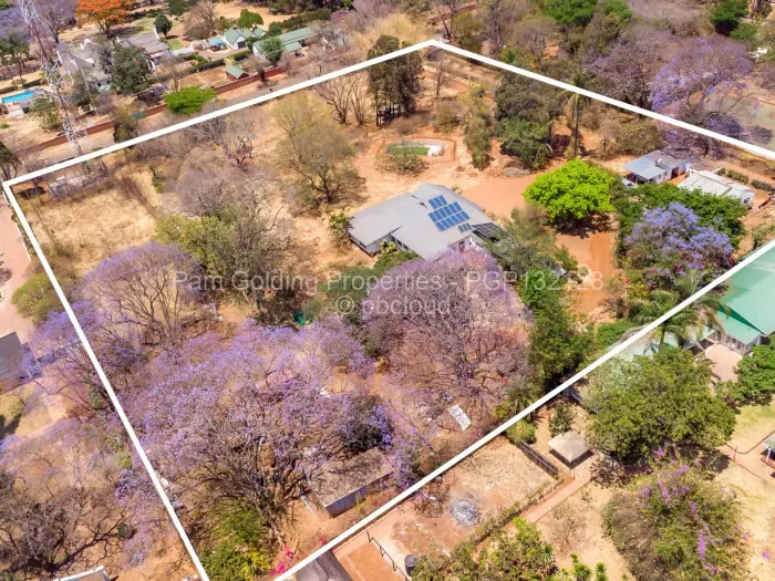 6 Bedroom House for Sale in Emerald Hill, Harare