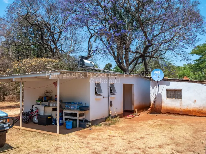 6 Bedroom House for Sale in Emerald Hill, Harare