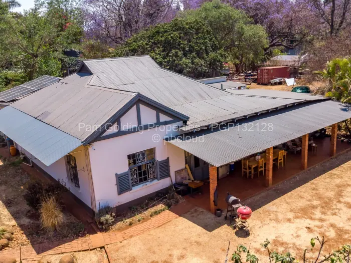 6 Bedroom House for Sale in Emerald Hill, Harare