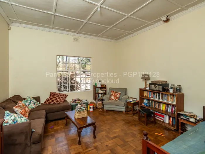 6 Bedroom House for Sale in Emerald Hill, Harare