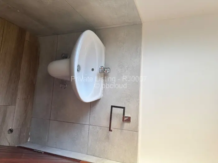 Flat/Apartment to Rent in Borrowdale West, Harare