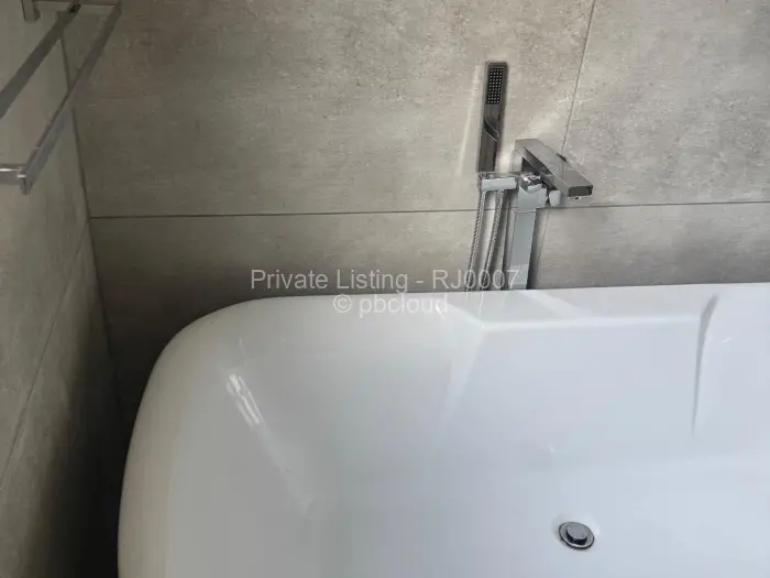 Flat/Apartment to Rent in Borrowdale West, Harare