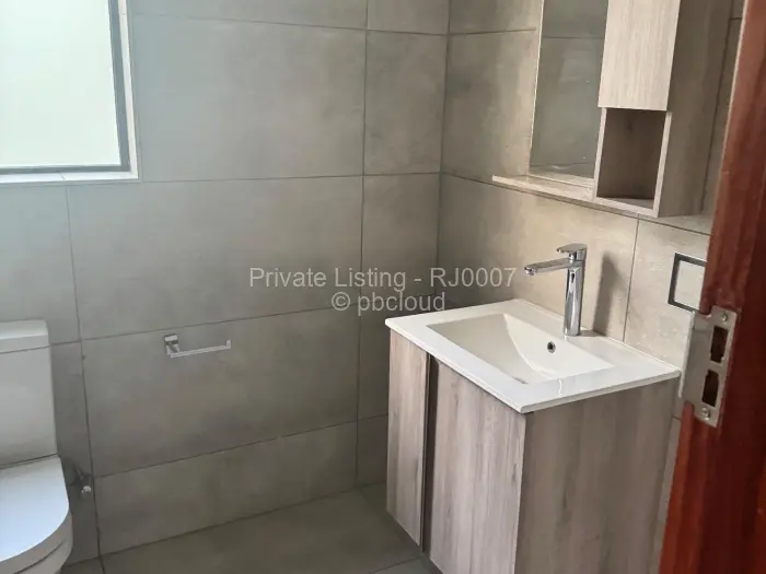 Flat/Apartment to Rent in Borrowdale West, Harare