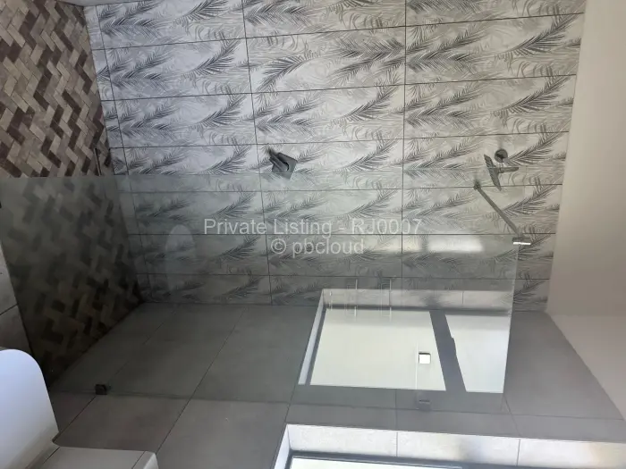 Flat/Apartment to Rent in Borrowdale West, Harare