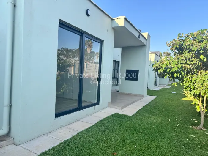 Flat/Apartment to Rent in Borrowdale West, Harare
