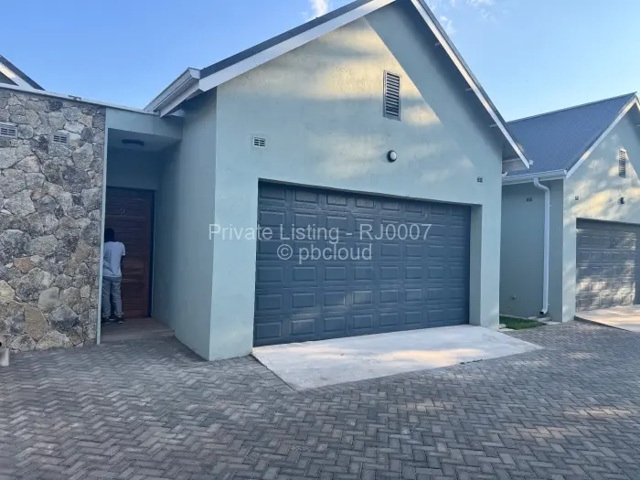 Flat/Apartment to Rent in Borrowdale West, Harare