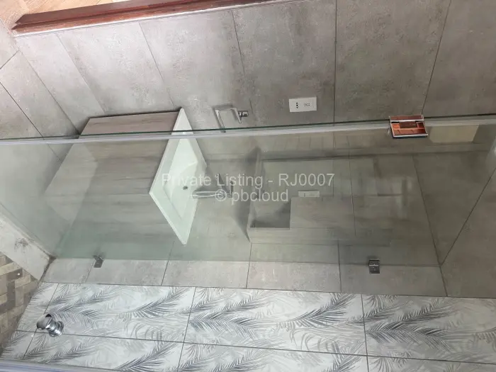 Flat/Apartment to Rent in Borrowdale West, Harare