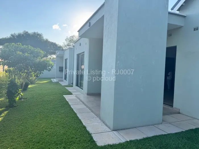 Flat/Apartment to Rent in Borrowdale West, Harare