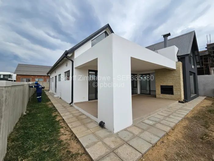 Townhouse/Cluster to Rent in Borrowdale West, Harare