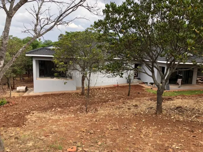 5 Bedroom House for Sale in Shawasha Hills, Harare