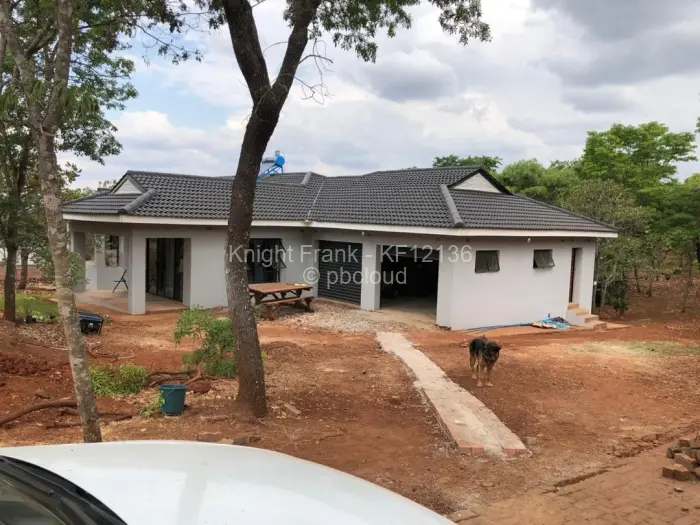 5 Bedroom House for Sale in Shawasha Hills, Harare