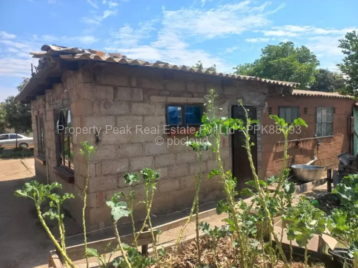 1 Bedroom House for Sale in Mkoba, Gweru