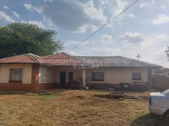 3 Bedroom House for Sale in Queens Park West, Bulawayo
