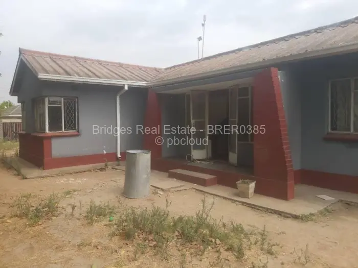 3 Bedroom House to Rent in Highfield, Harare