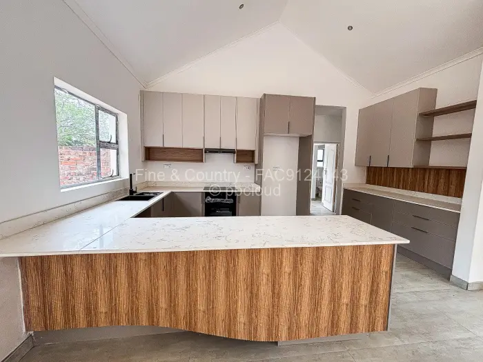 Townhouse/Cluster for Sale in Greendale, Harare