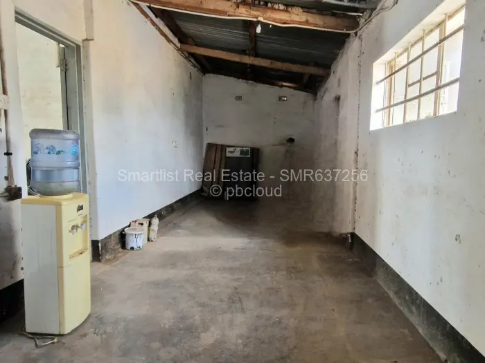 Retail/Shop for Sale in Mount Darwin, Mount Darwin