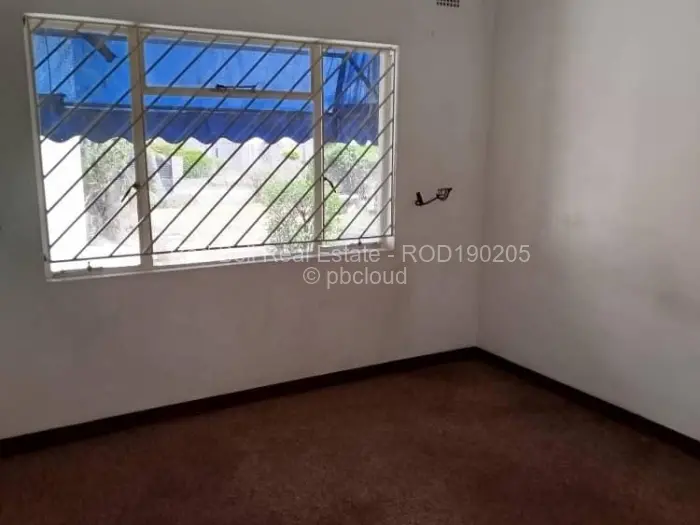 Townhouse/Cluster to Rent in Athlone, Harare