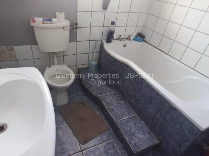 4 Bedroom House for Sale in Kuwadzana, Harare