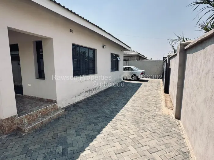 4 Bedroom House for Sale in Madokero Estates, Harare