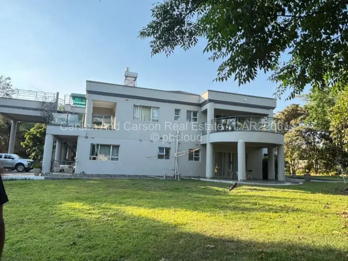 7 Bedroom House for Sale in Chisipite, Harare
