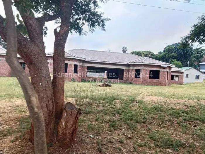 5 Bedroom House for Sale in Bluff Hill, Harare