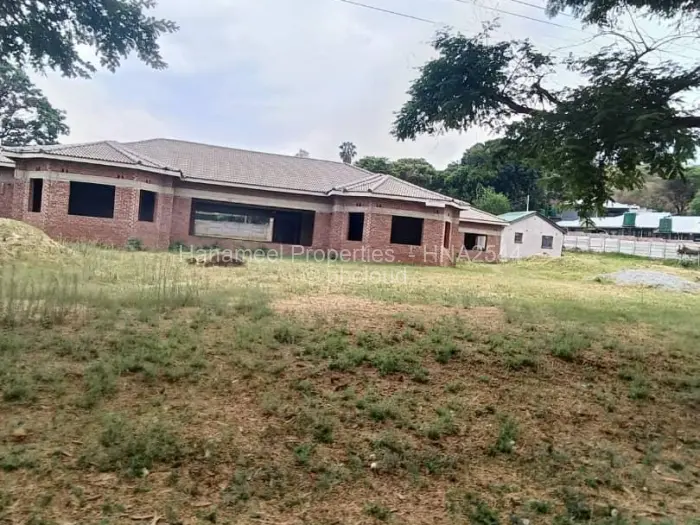 5 Bedroom House for Sale in Bluff Hill, Harare