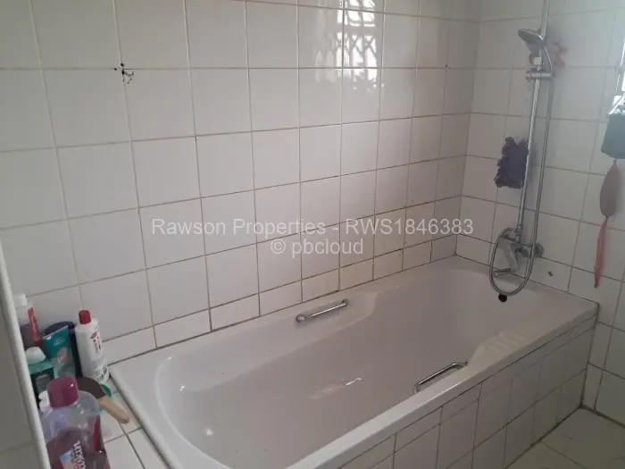 2 Bedroom Cottage/Garden Flat for Sale in Madokero Estates, Harare