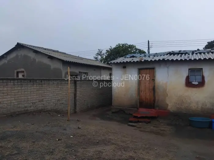 4 Bedroom House for Sale in St Marys, Chitungwiza