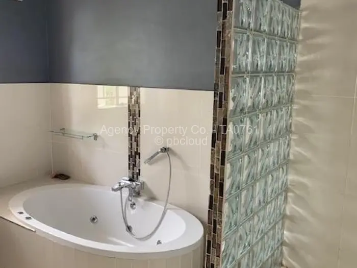 Townhouse/Cluster to Rent in Borrowdale, Harare