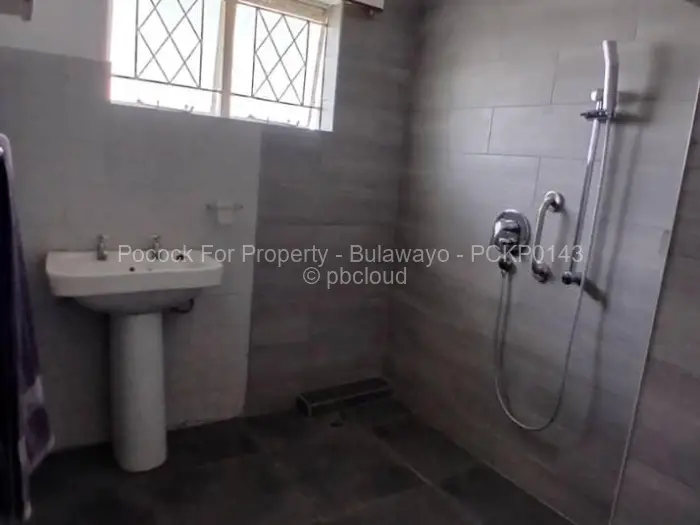 4 Bedroom House for Sale in Woodlands, Bulawayo