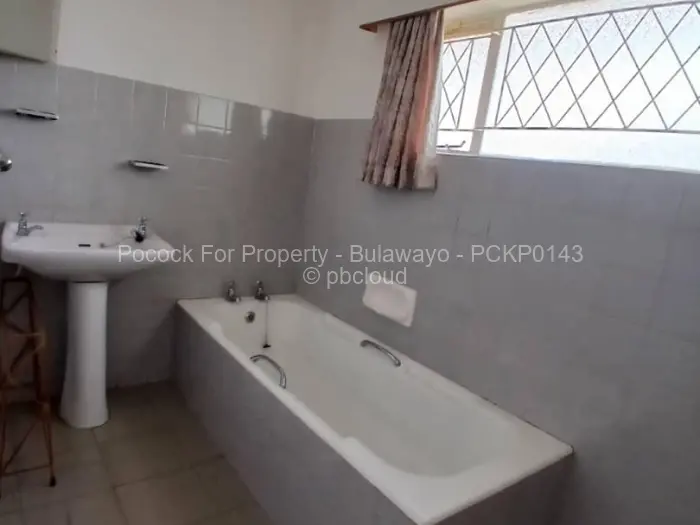 4 Bedroom House for Sale in Woodlands, Bulawayo