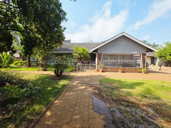 5 Bedroom House for Sale in Parklands, Bulawayo