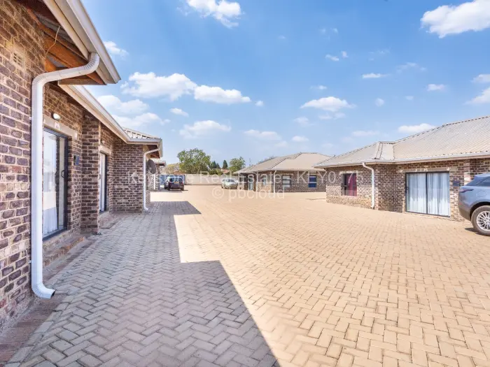 Townhouse/Cluster for Sale in Meyrick Park, Harare