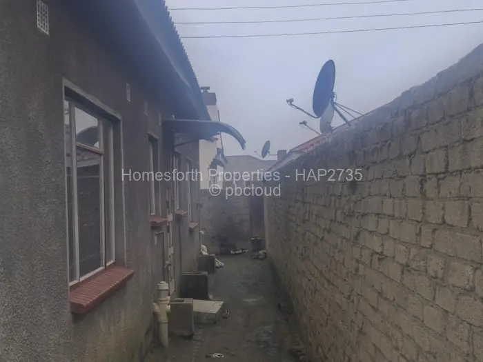 4 Bedroom House for Sale in Chitungwiza, Chitungwiza