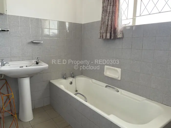 4 Bedroom House for Sale in Woodlands, Bulawayo
