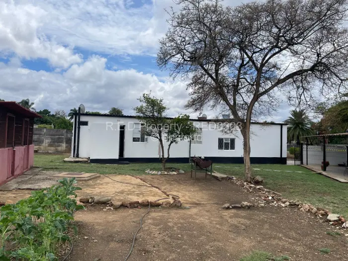 4 Bedroom House for Sale in Woodlands, Bulawayo