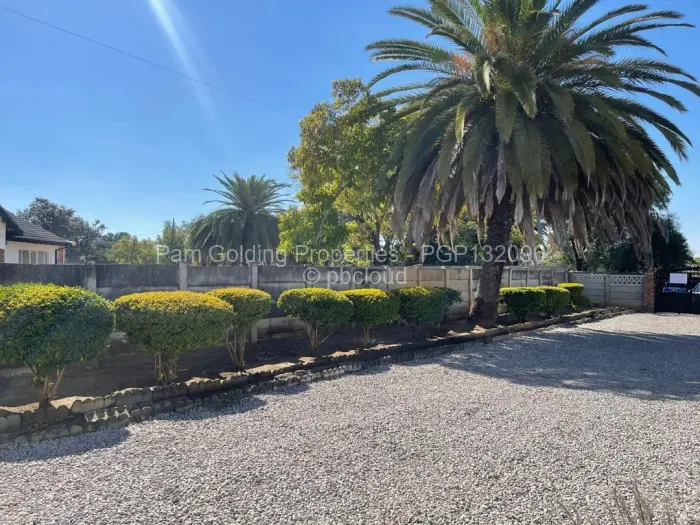 4 Bedroom House for Sale in Woodlands, Bulawayo